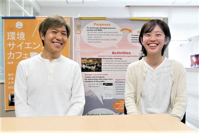 江守さんと宮﨑さんが二人で並んで写っている写真