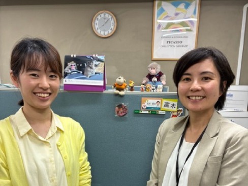 高木さんと宮﨑さんが二人で並んで写っている写真